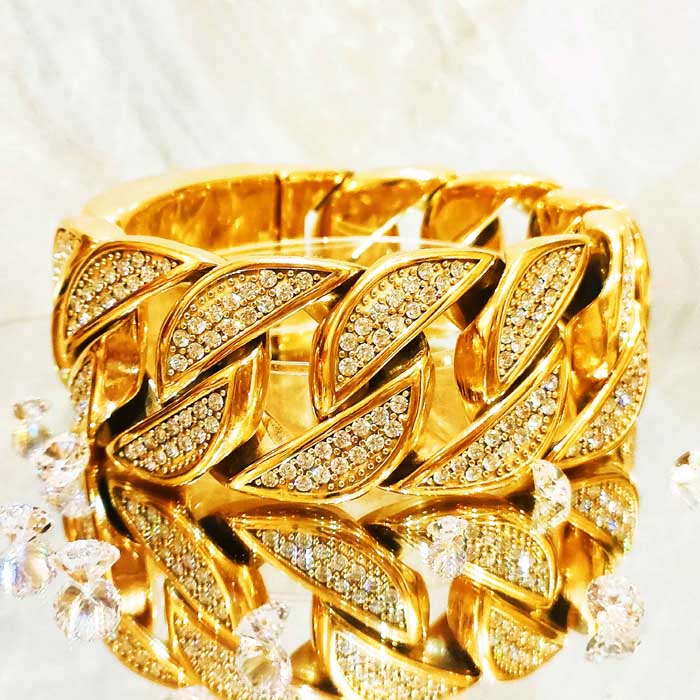 32mm Iced Cuban Link Bracelet. Available in gold and silver.22cm, 24cm and 26cm lengths available.