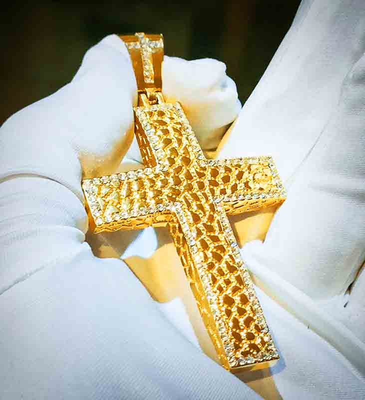 Iced out Hip Hop large cross pendants, and chains available in gold and silver. Bling Streetwear inspired by Hip Hop Jewelry Culture.